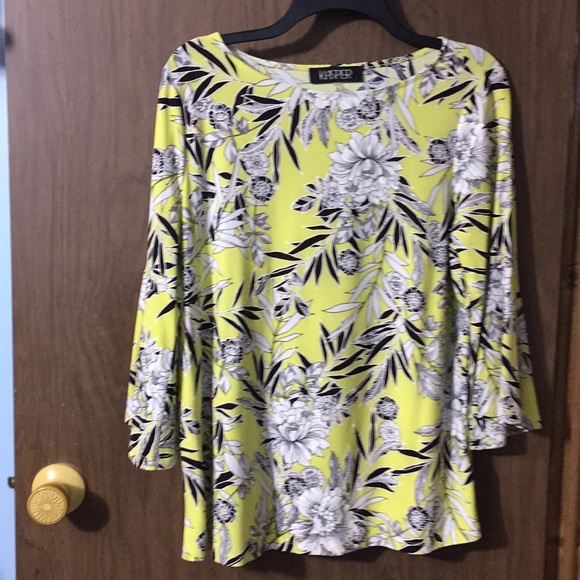 Kasper Tops - Kasper Medium Dressy Top with Chartreuse Black Whi